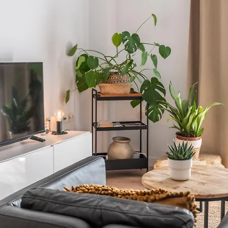 Urban Chic Loft Center Apartment *